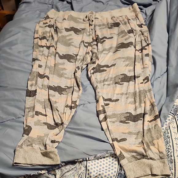 Secret Treasures Multi-Color Jogger Pants - Picture 1 of 4